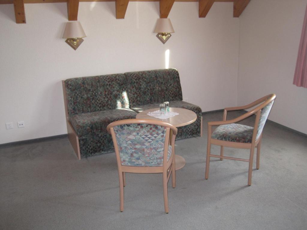 Hotel Des Alpes Realp Quarto foto